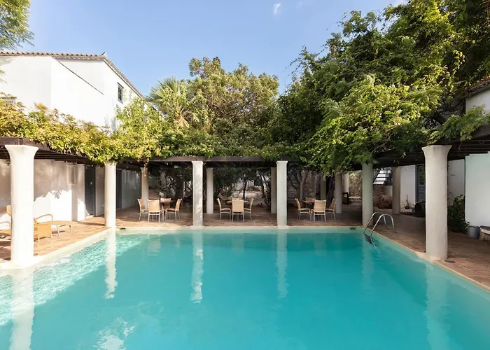 Bratsera Boutique Hotel